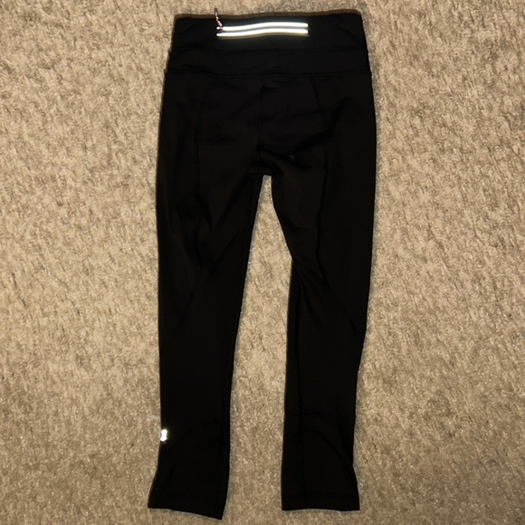 Lululemon Run: Inspire Crop II *Block-It Pocket in Black / Black - Picture 6 of 10